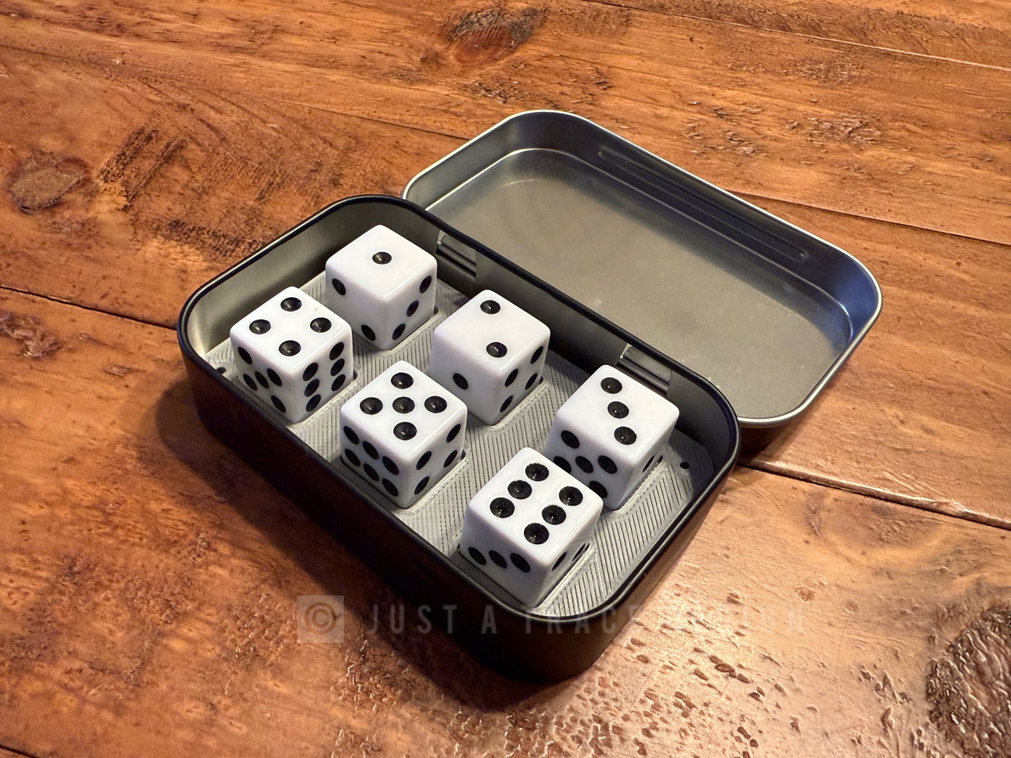 My Lucky Farkle Dice Box, Metal Dice Box, Includes 6 16mm Dice, Tin Portable Travel Dice Box, Family Game Night, Dice Tin Box, Dice Game